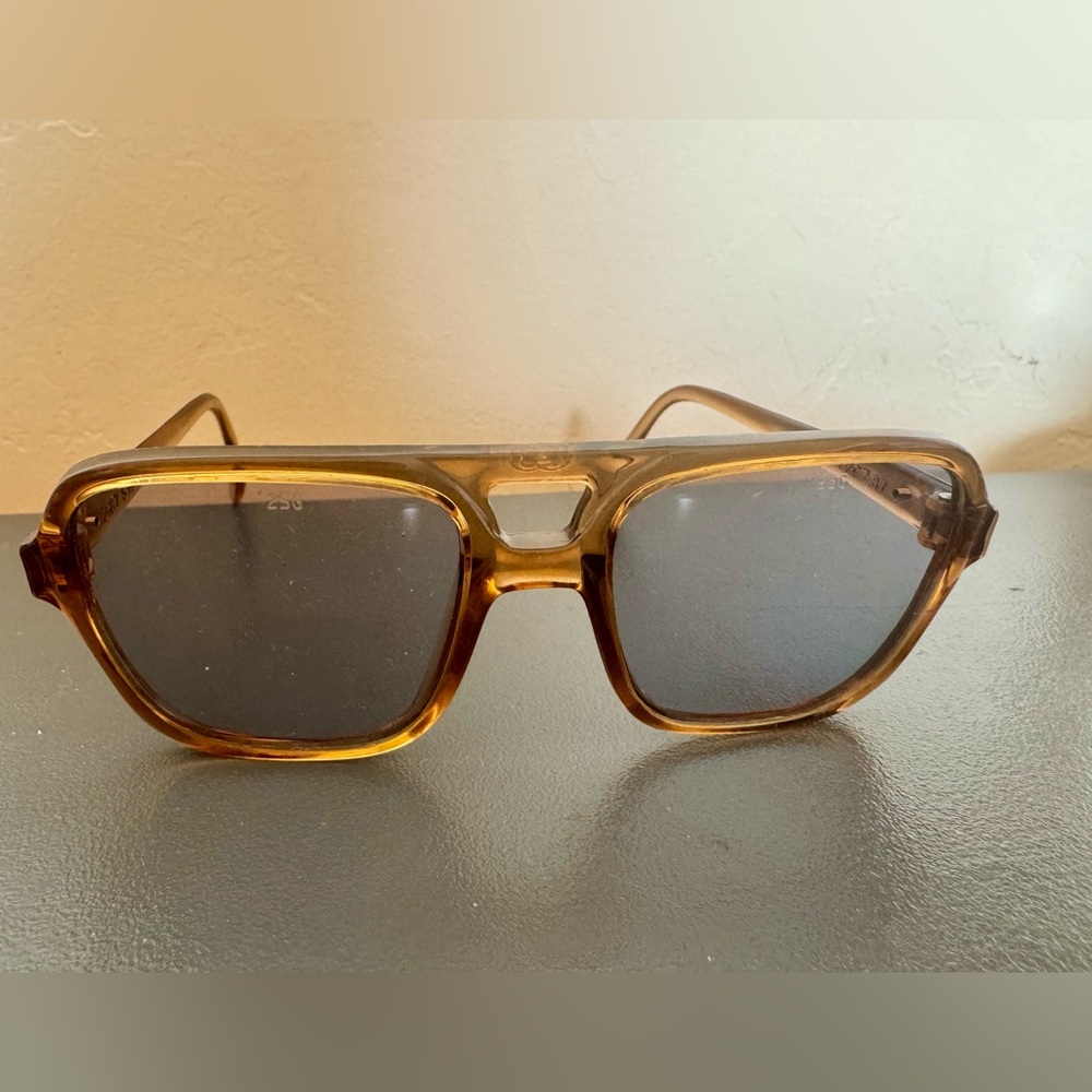 Vintage 70s style tinted aviator sunglasses